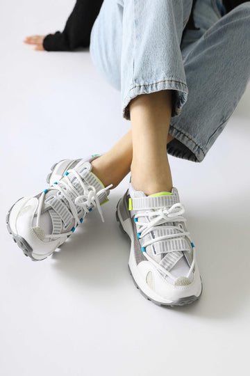 Nely Beyaz Asimetrik Bağcıklı Sneakers
