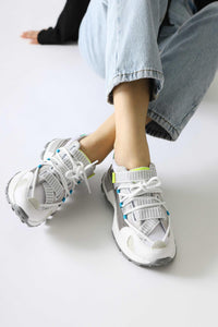 Nely Weiß Asymmetrisch Schnürsenkel Damen Sneaker