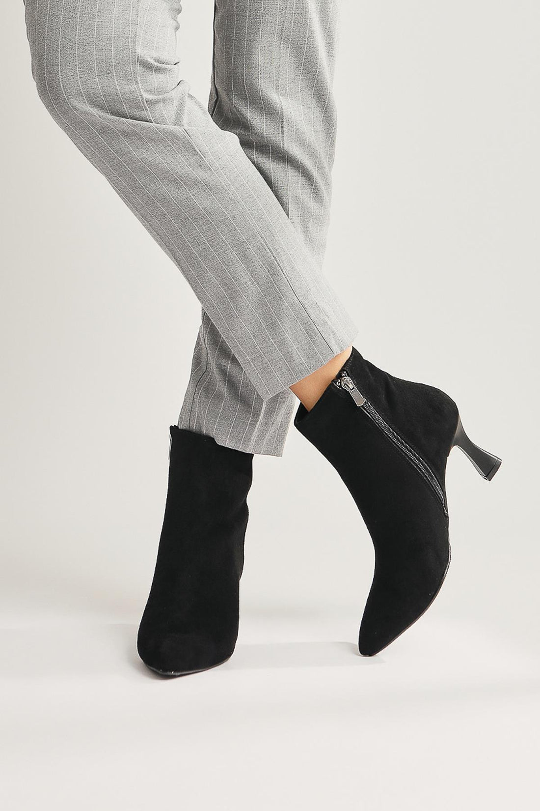 Anna Eva Black Suede Pointed Toe Zippered Thin Heel Boots