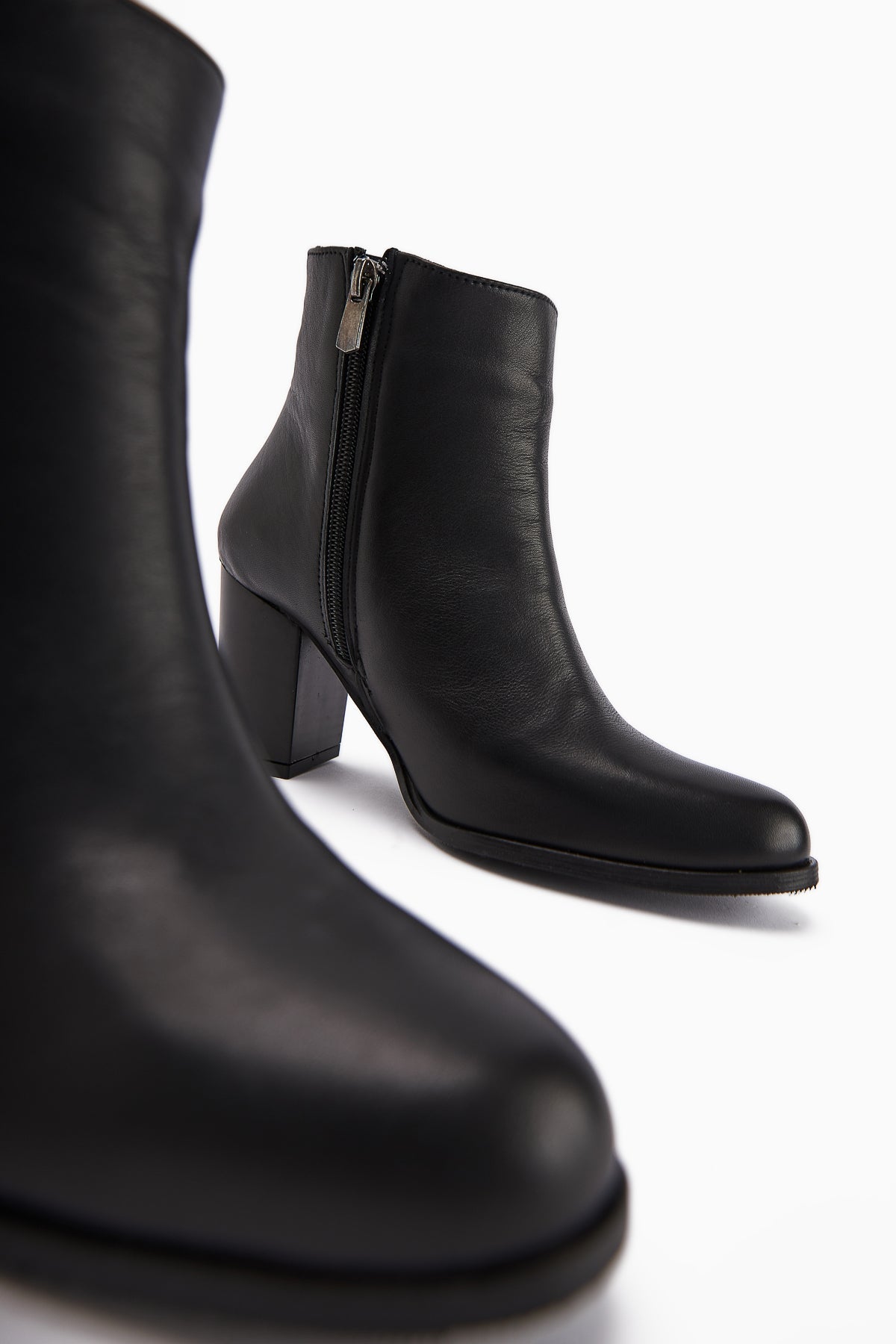 Teres Genuine Leather Black Heeled Women's Boot