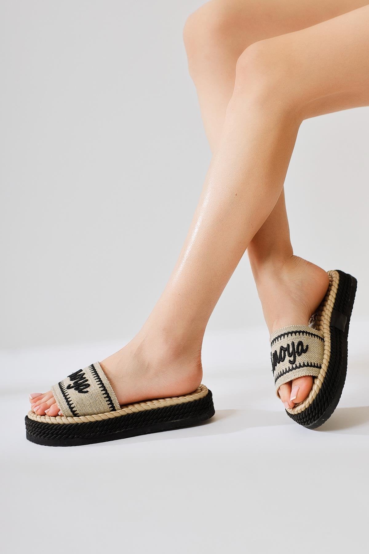 Vasana Schwarze Weiche Texturierte Dicke Sohle Seil Pantoffeln