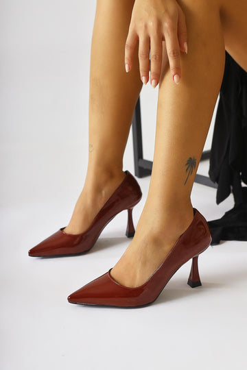 Celestine Burgunder Lackleder Spitz Zehen Stiletto