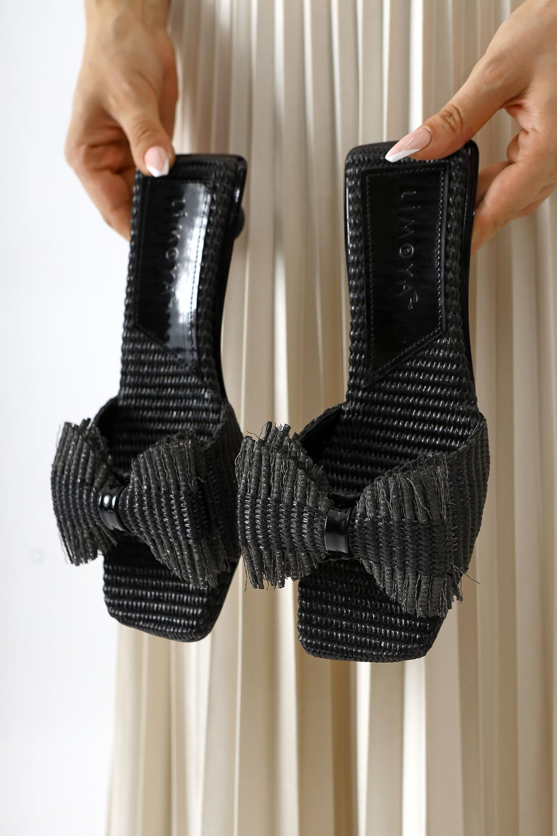 Tonka Schwarze Stroh Fliege-Gebundene Niedrige Absatz Pantoffeln