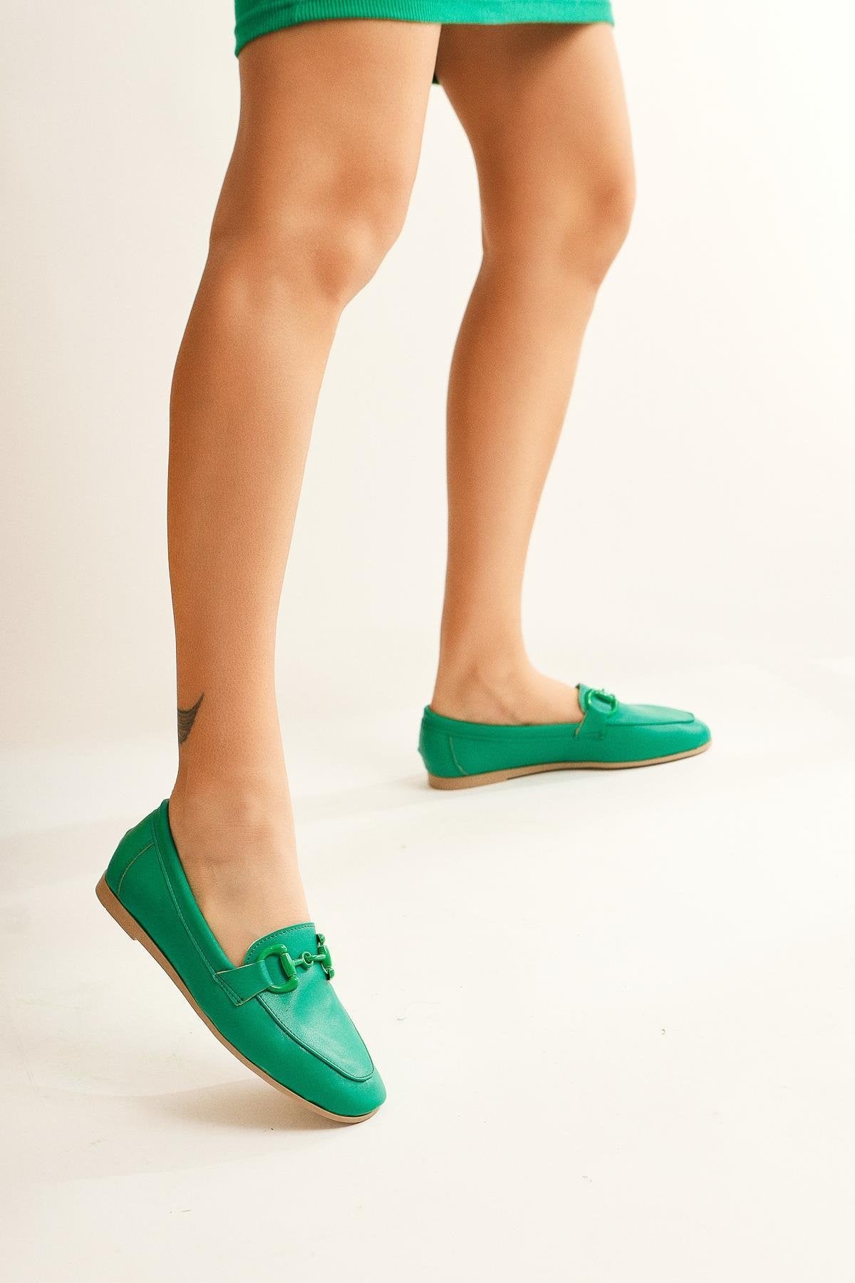 Roseanne Green Buckle Detailed Ballerinas