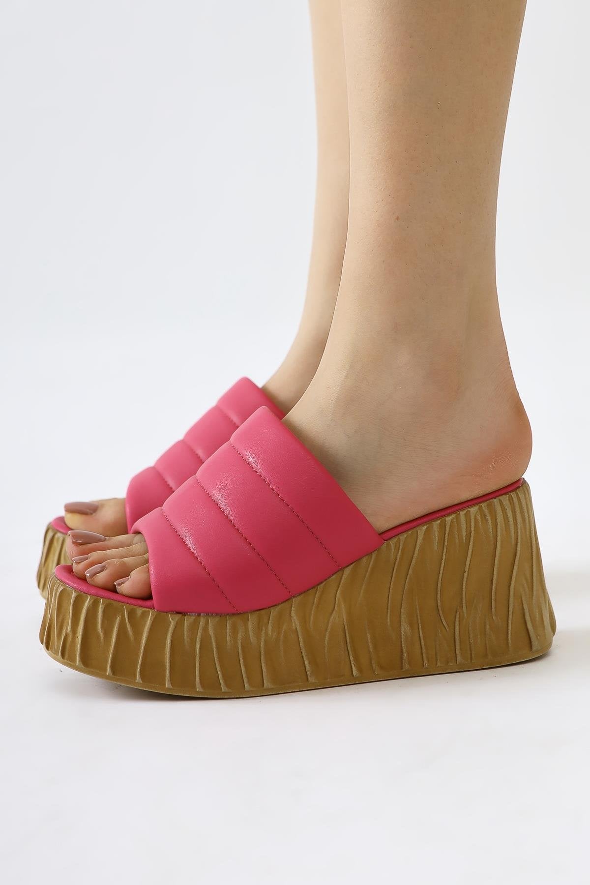 Zoje Fuchsia Geprägte Knitter Plattform Pantoffeln