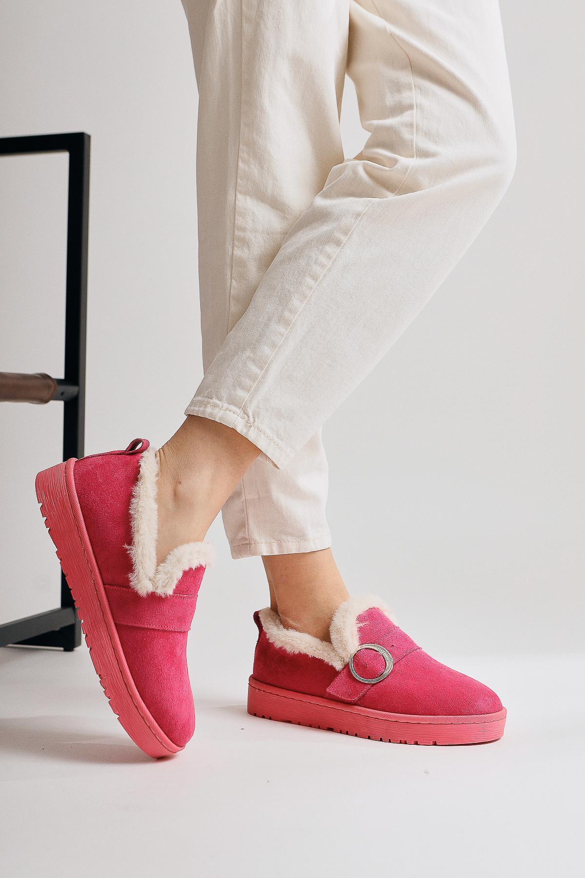 Stefanie Fuchsia Suede Buckle Detailed Fur Casual Shoes