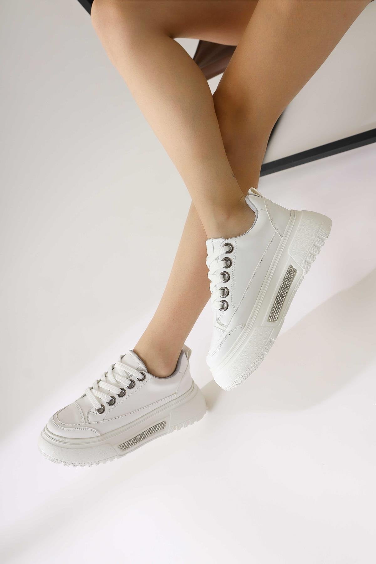 Rosella Beyaz Kalın Tabanlı Taş Detaylı Bağcıklı Sneakers
