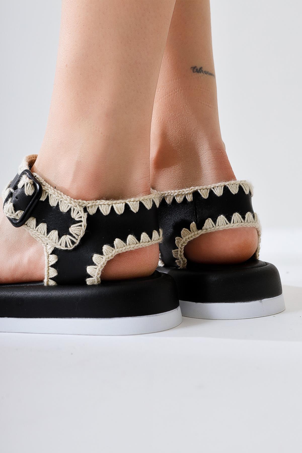 Nonna Black Embroidered Detailed Thick Strap Sandals