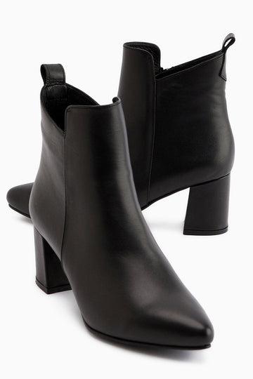 Julia Genuine Leather Black Heeled Women's Boot