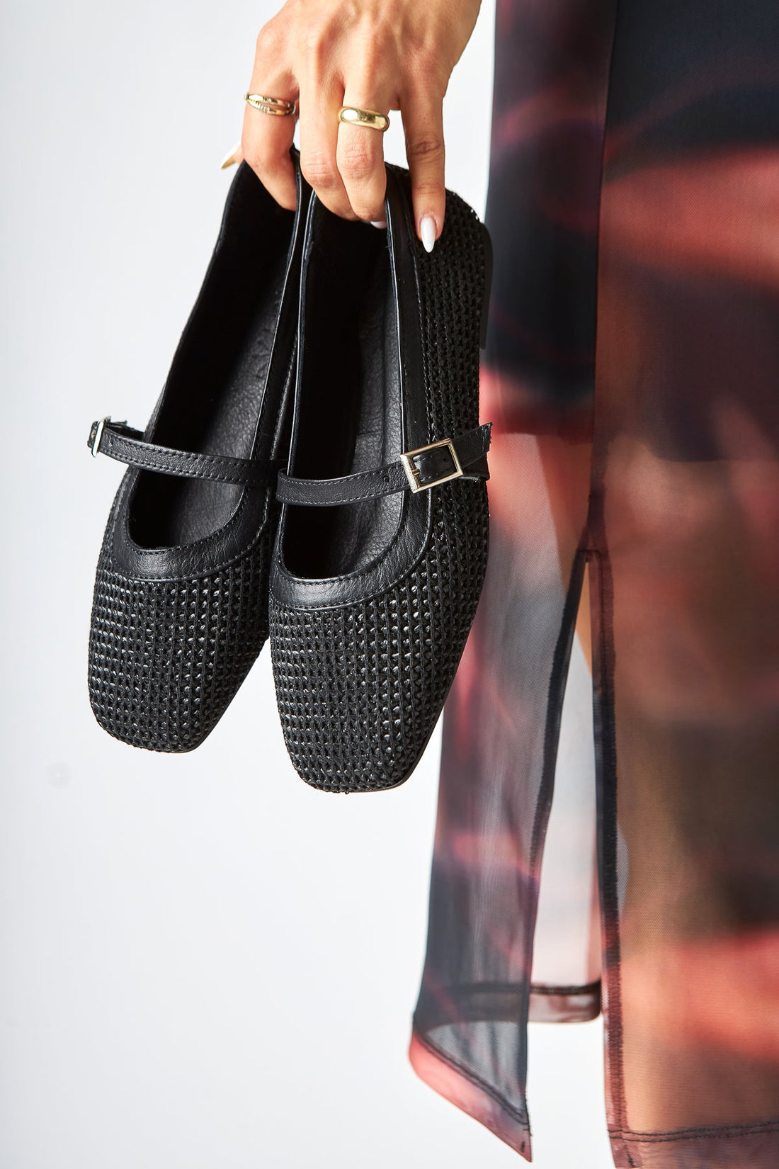 Remza Schwarze Damen-Ballerina mit Schnalle, Bequemer Alltagsschuh, Gewebte Textur