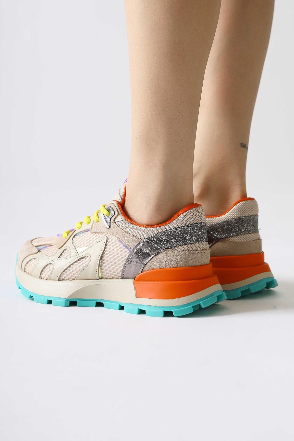 Moe Beige Schnürsneaker mit Mesh-Detail