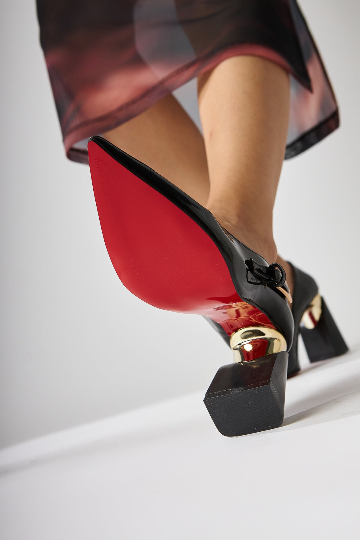 Vania Schwarze Lackleder Damen Metallabsatz Schuh