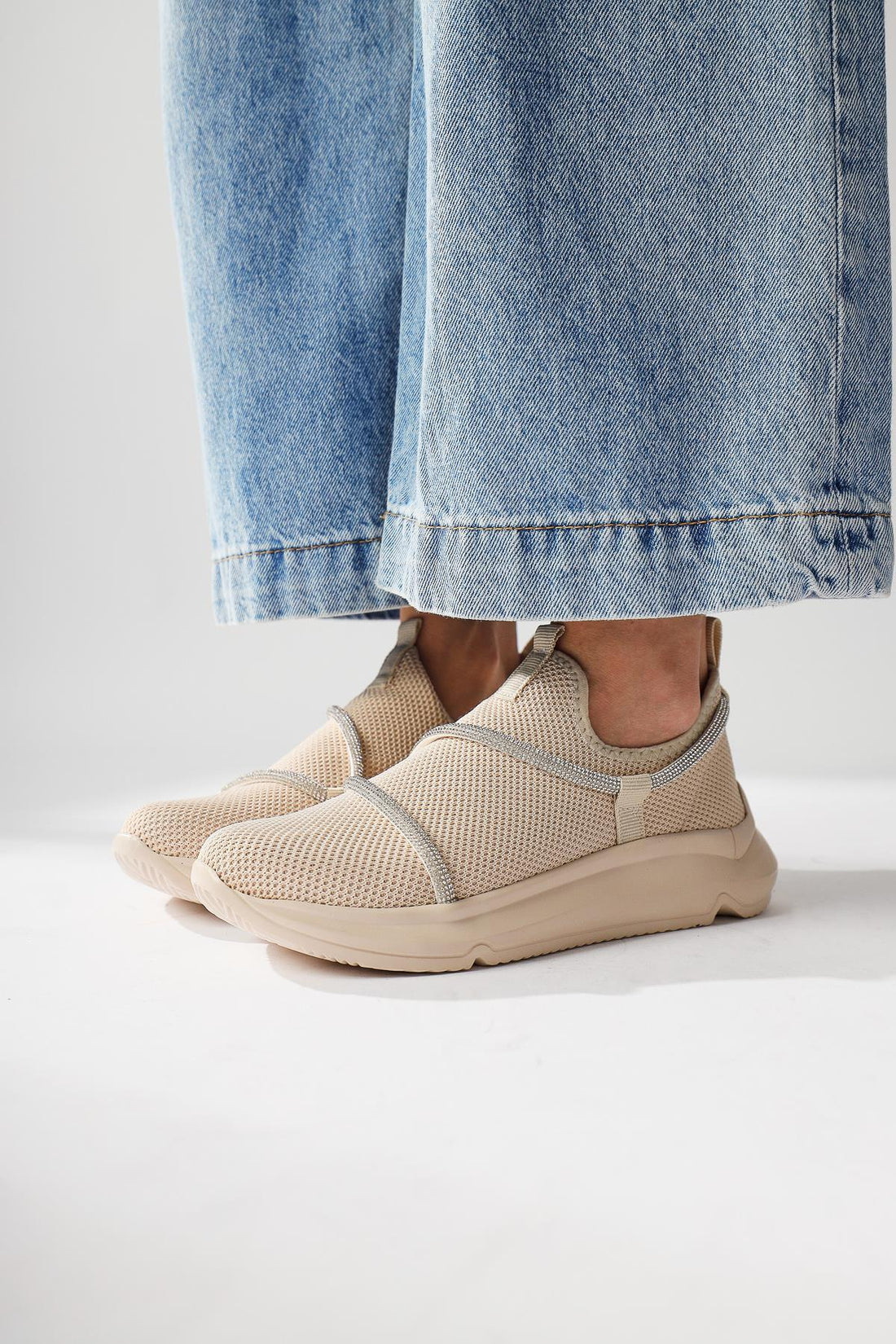 Lorrie Beige Stone Detailed Stone Detailed Sneakers