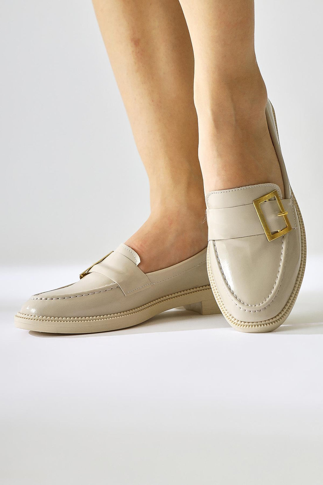 Arnesa Beige Patent Leather Buckle Detailed Casual Shoes