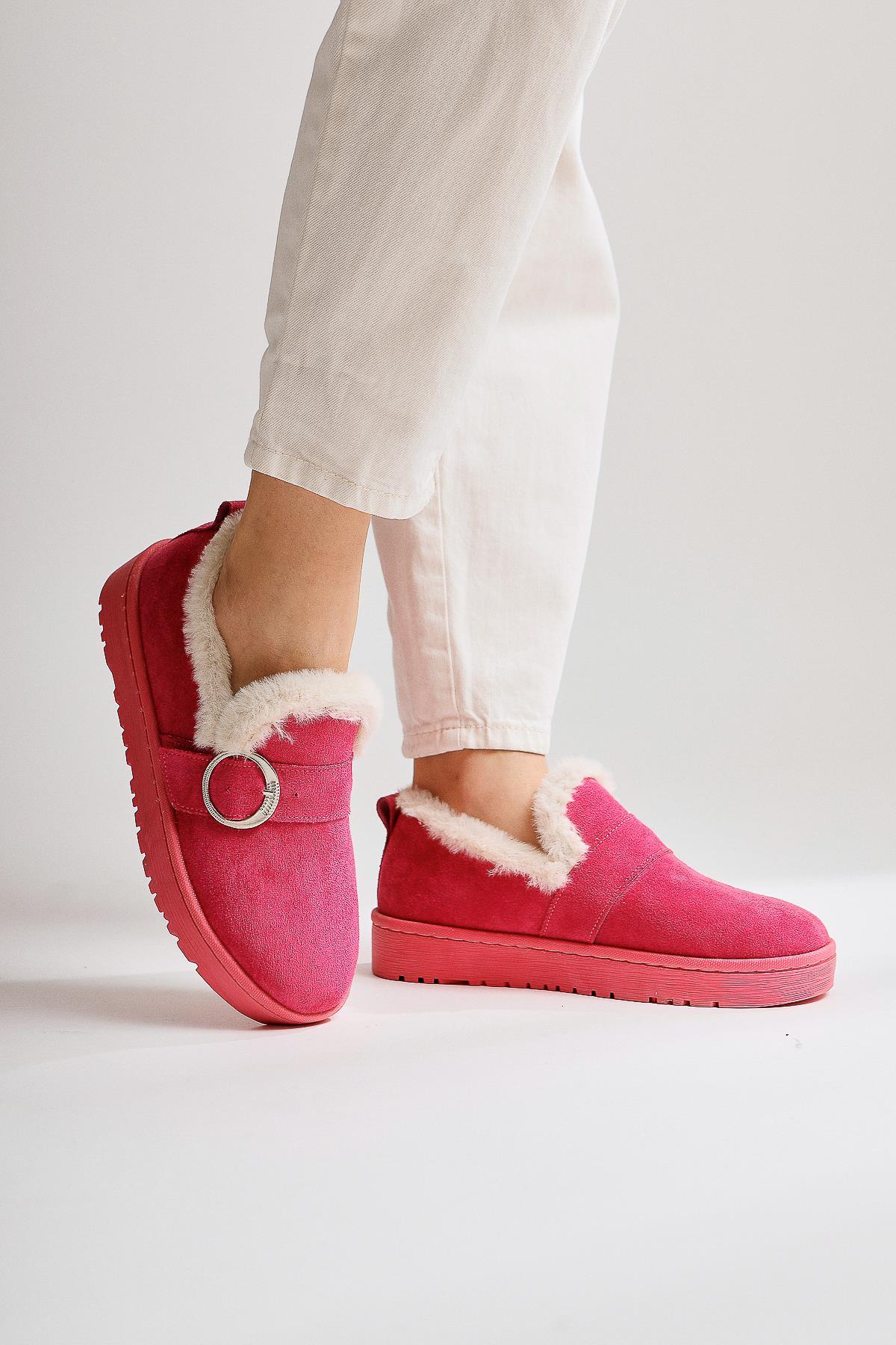 Stefanie Fuchsia Suede Buckle Detailed Fur Casual Shoes