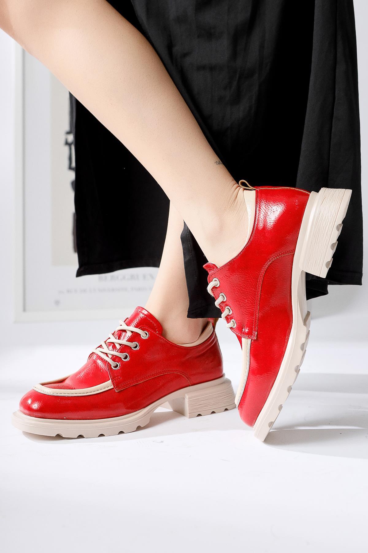 Niven Red Creased Patent Leather Beige Detailed Loafers