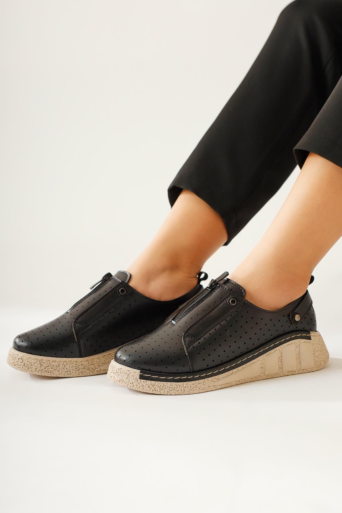 Melonie Schwarzer Laser Cut Reißverschluss Freizeitschuh