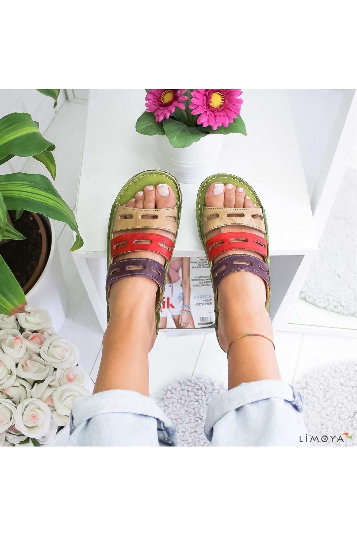 Joelle Grüne Komfort-Pantoffeln mit Laserschnitt aus Echtem Leder