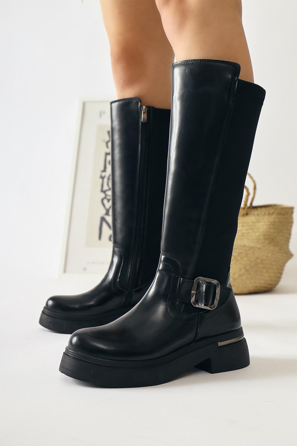 Faria – Schwarz Lack kniehoher Stiefel mit Dalgıç-Stoff-Detail, Schnallen-Detail, Plateau (Damen)