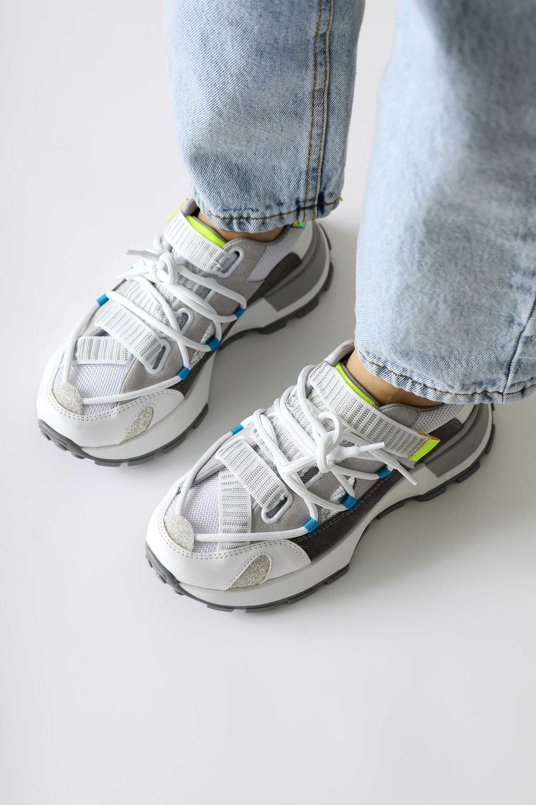 Nely Weiß Asymmetrisch Schnürsenkel Damen Sneaker