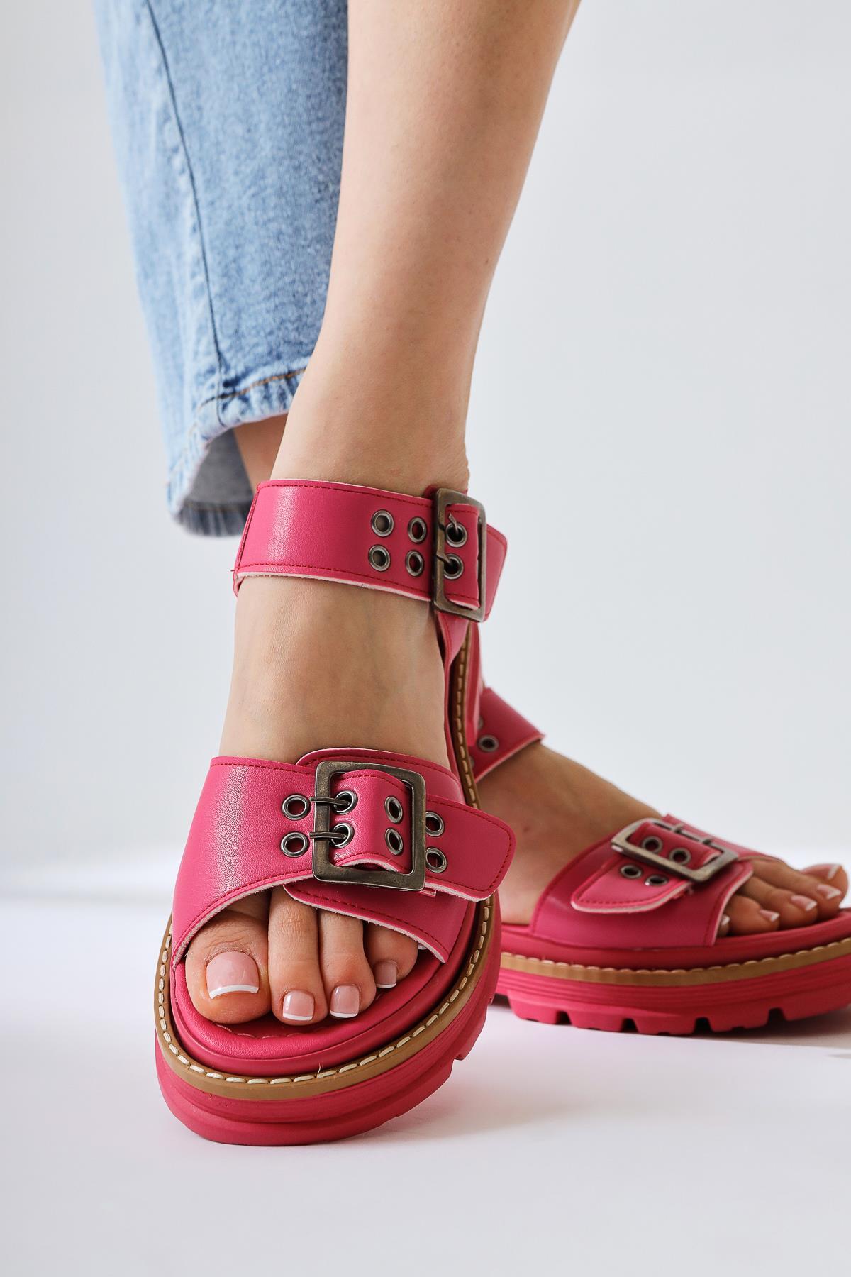 Tamera Fuchsia Schnallen Detail Chunky Sandale