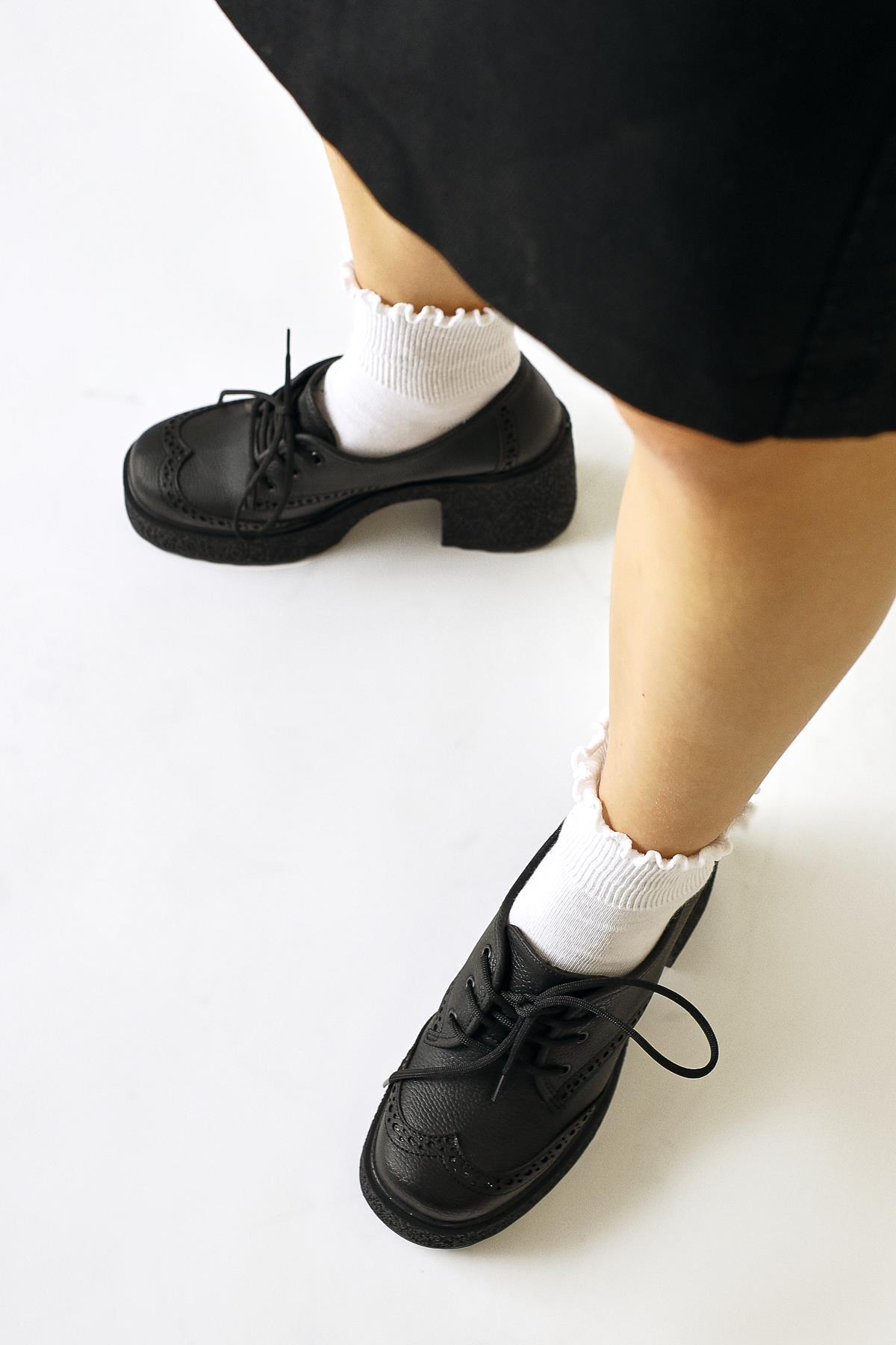 Lenie Schwarz Laser-Schnitt Detail Freizeitschuh