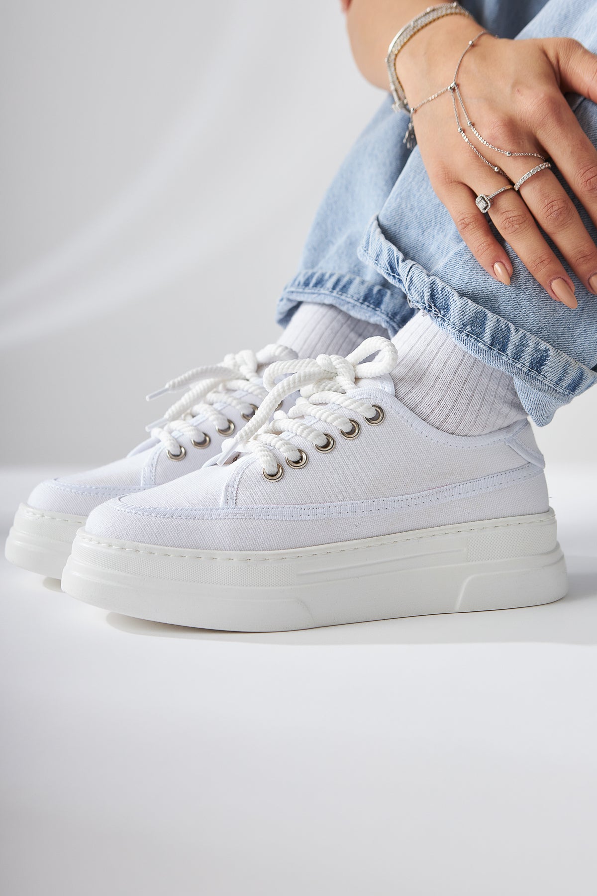 Sassa Beyaz Yüksek Tabanlı Bağcıklı Kadın Sneaker