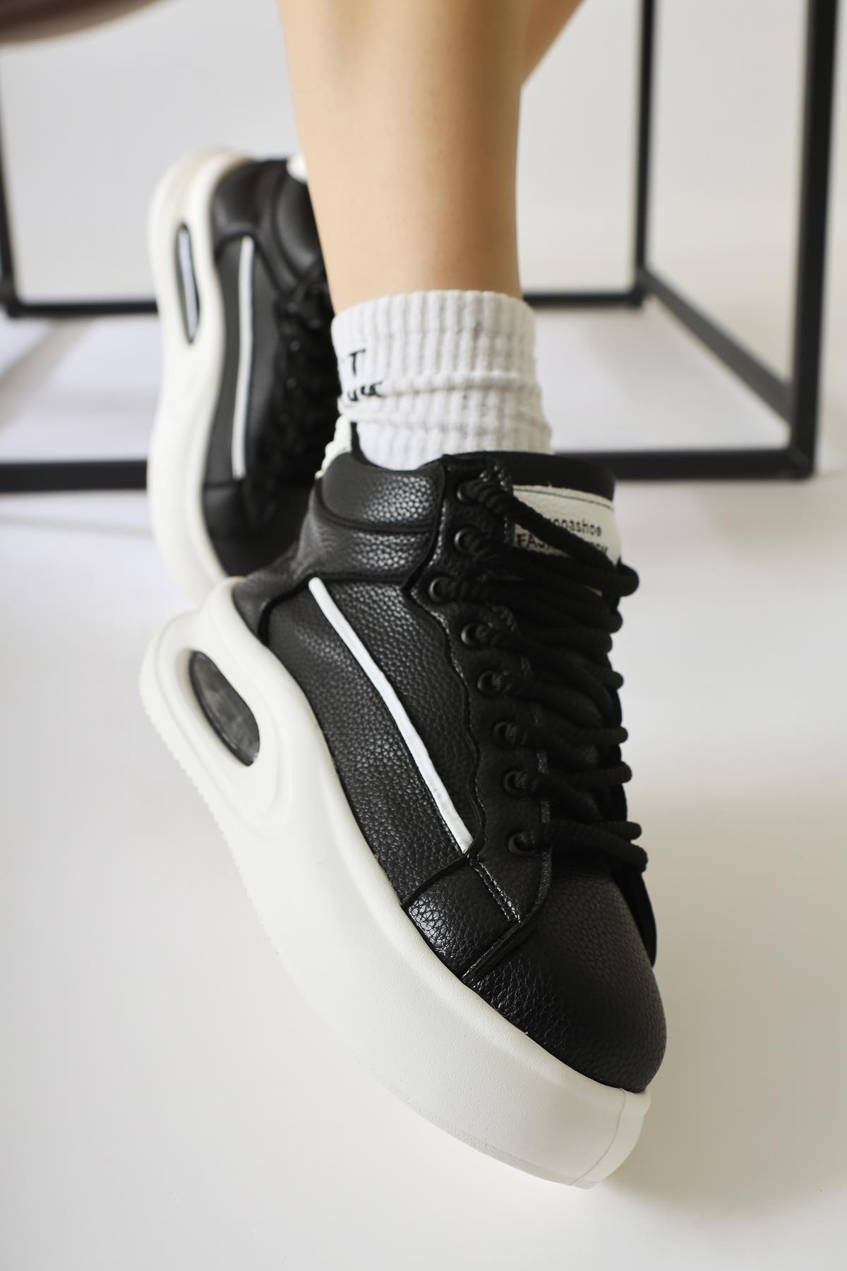 Lourin – Black Leather-Look Pattern Chunky Sole Lace-Up Sport Boot (Women)