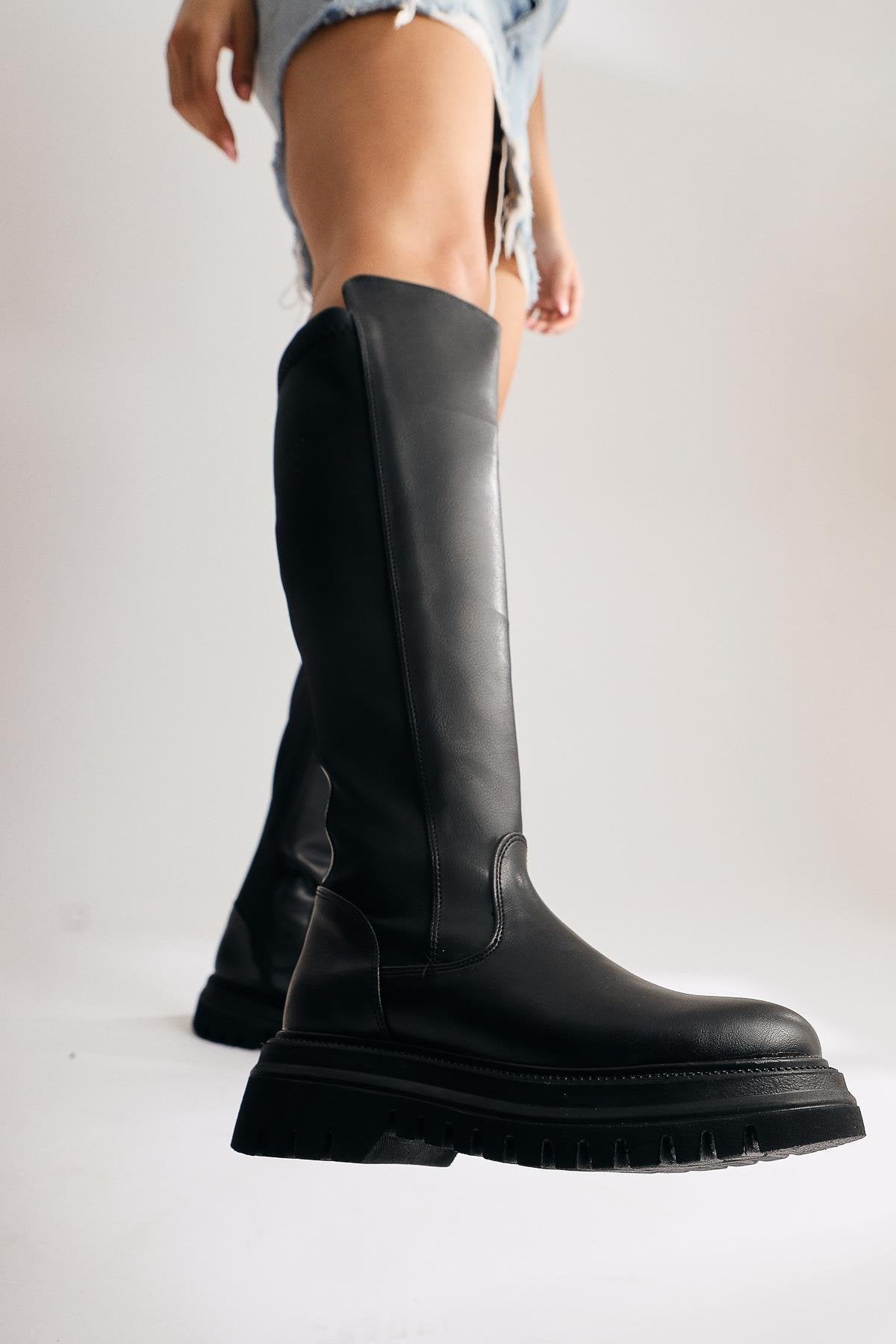 Latoya Schwarzer Stiefel mit Stretch-Detail