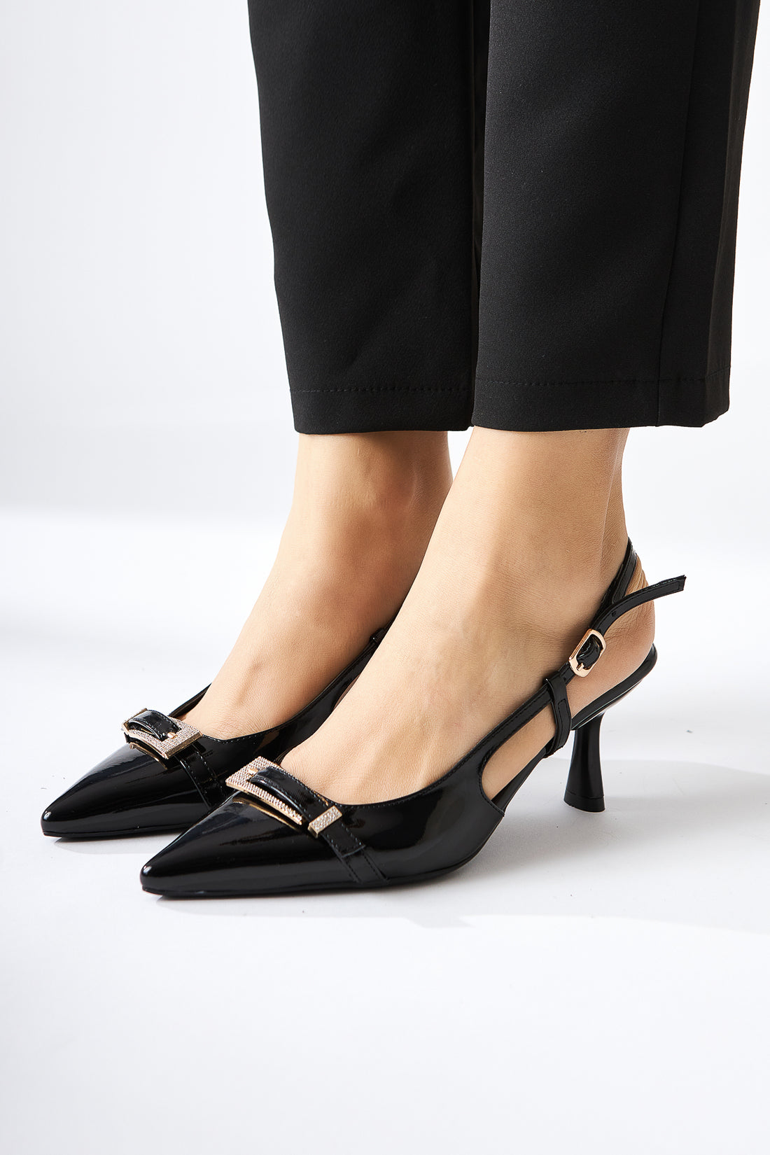 Mina Schwarze Lackierte Schnalle Spitz Zehen Damen Sandale