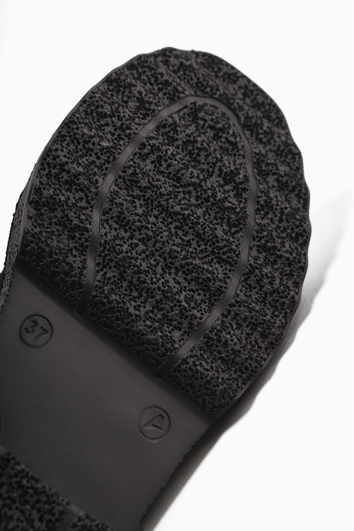 Bojan Schwarzes Wildleder Dicke Sohle Damen Freizeitschuh