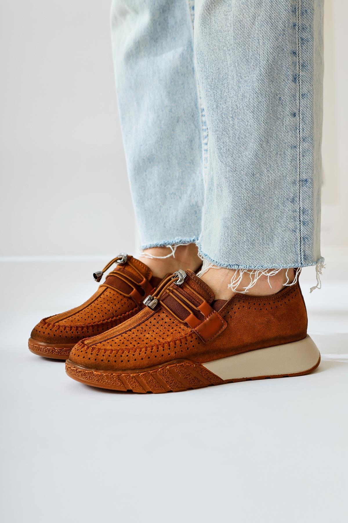 Allice Taba Wildleder Laser-Cut Freizeitschuhe