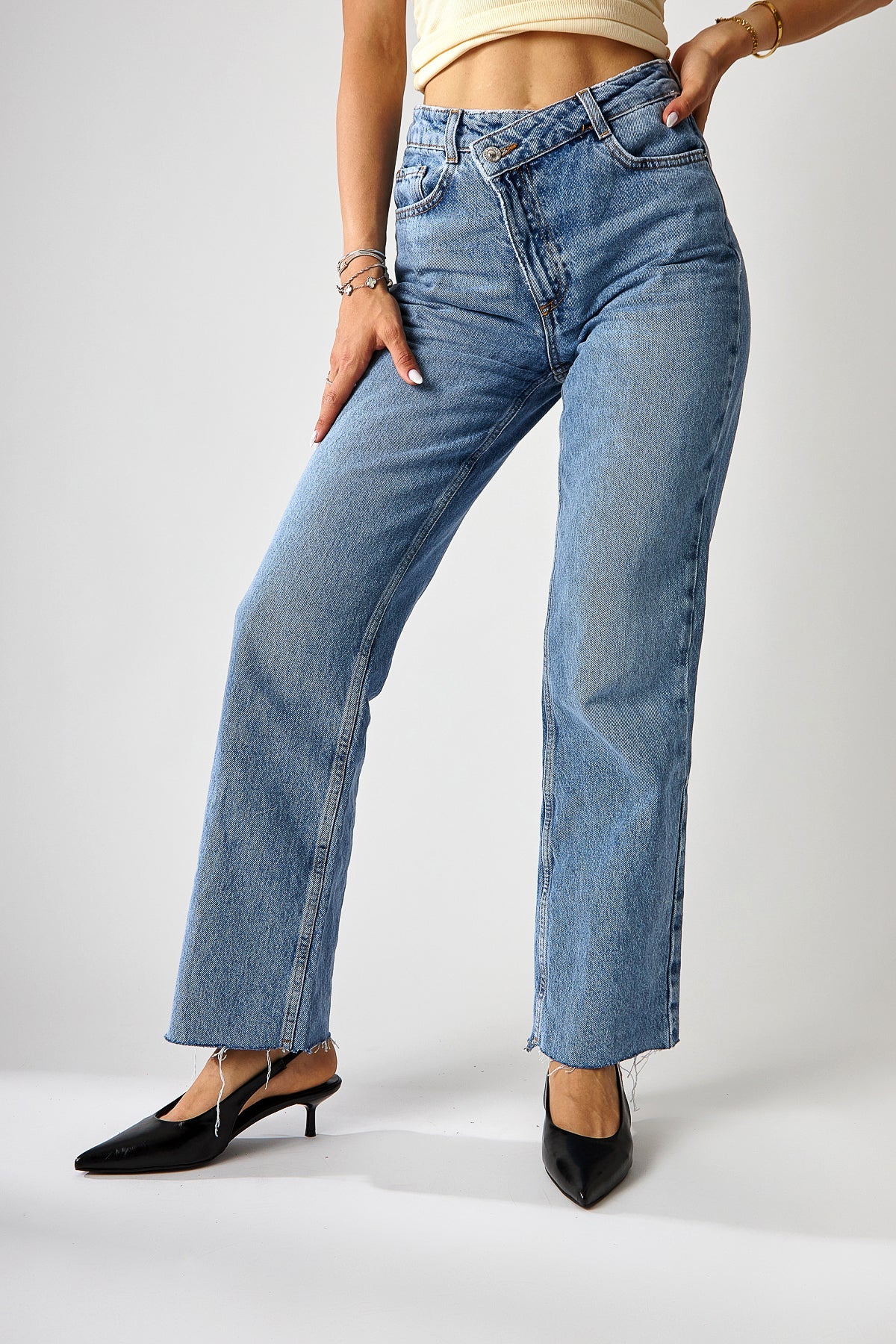 Sanni Damen Spitz High Heel Sandale in Schwarz