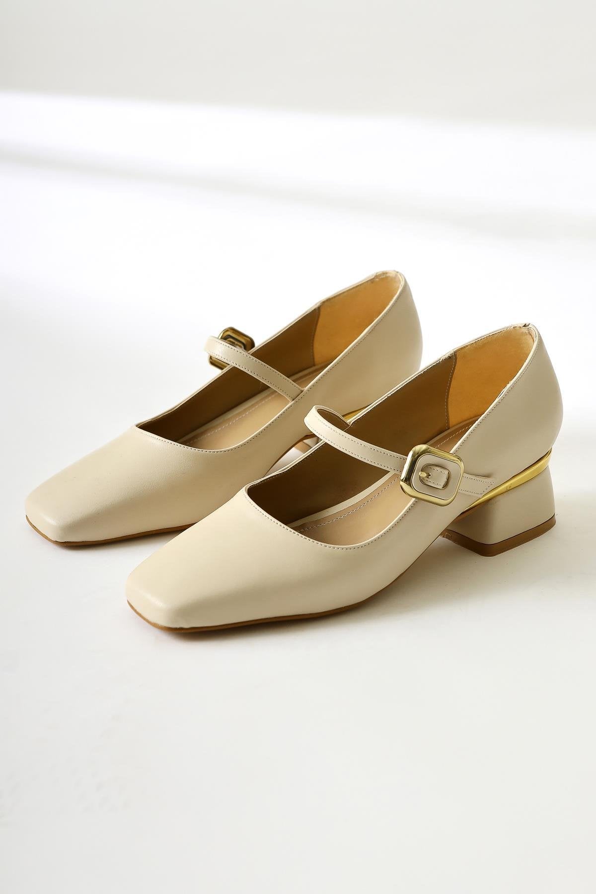 Abby Beige Quadratische Zehen Schnallen-Detail Freizeitschuhe