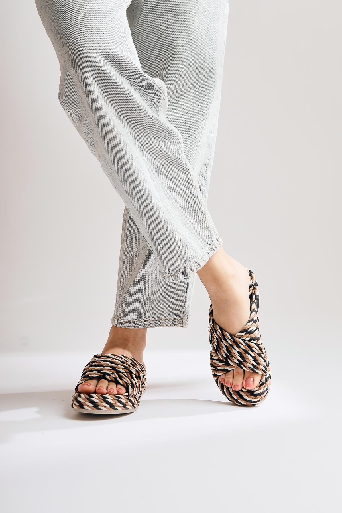 Leiya Schwarze Kreuzriemen-Seil-Pantoffel