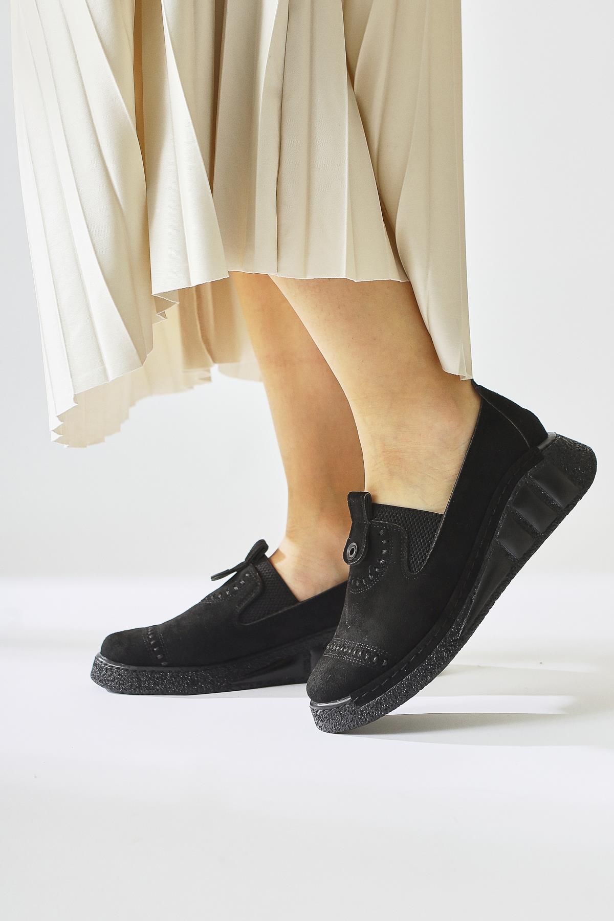 Bethina – Schwarz Ballerina mit Laser-Cut und Nieten-Detail (Damen)