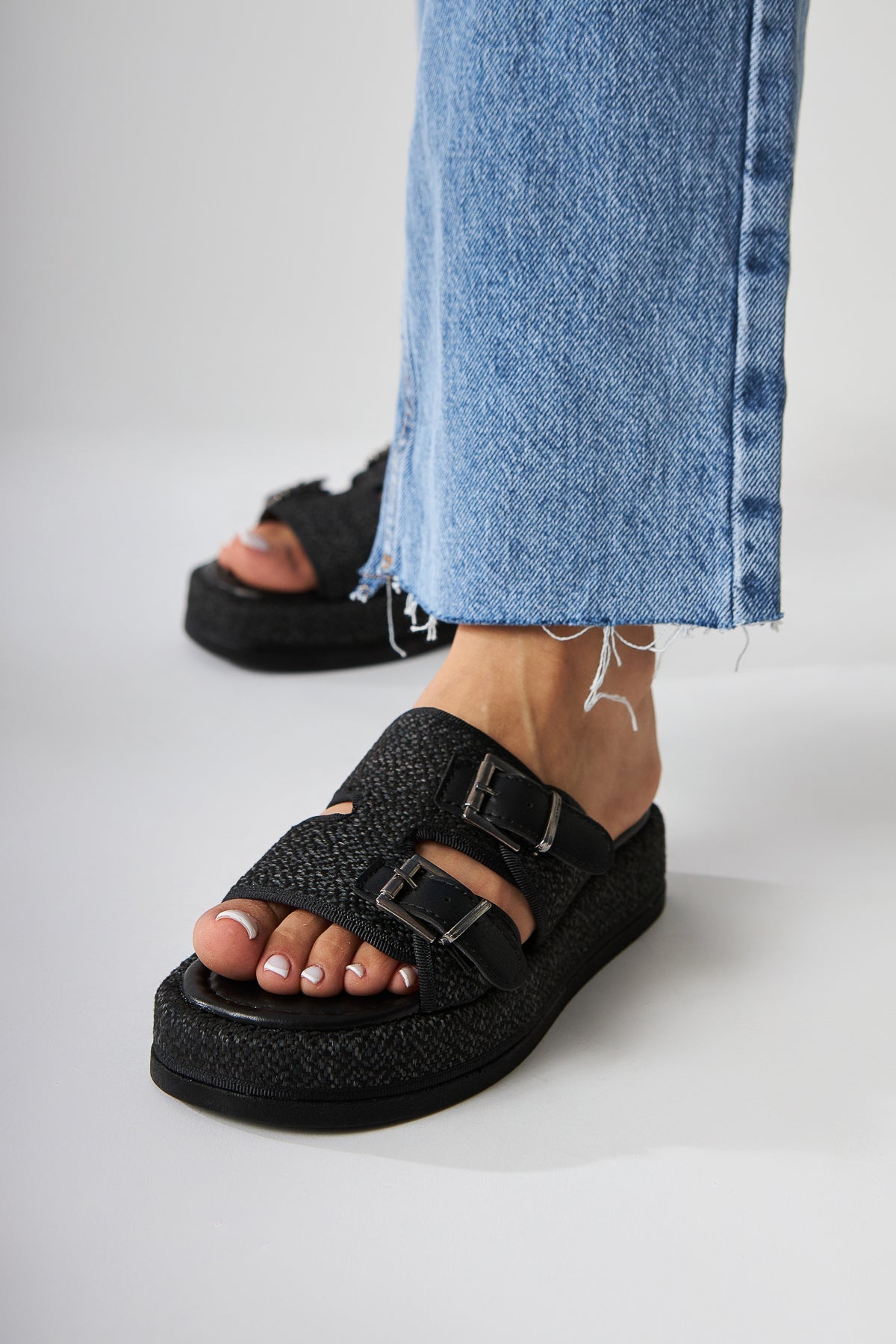 Madina Schwarz Doppelriemen Gürtel Damen Hausschuhe