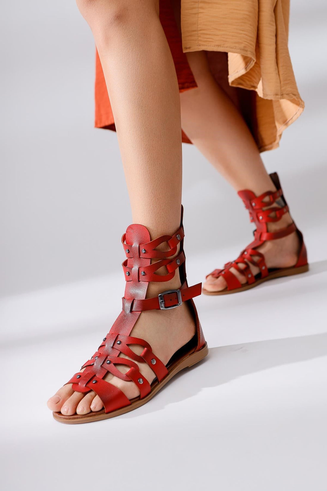 Georgina Echtes Leder Rote Nieten Gladiator Sandalen