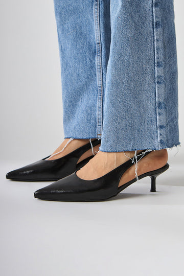 Sanni Damen Spitz High Heel Sandale in Schwarz