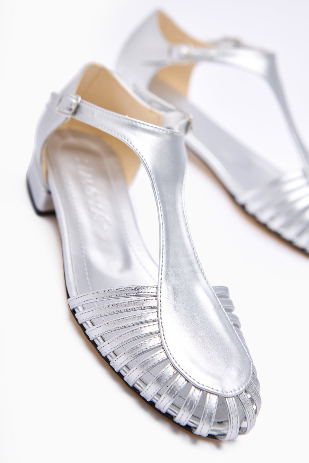 Jonna Silber Geschlossene-Zehen-Schnalle Damen Sandale