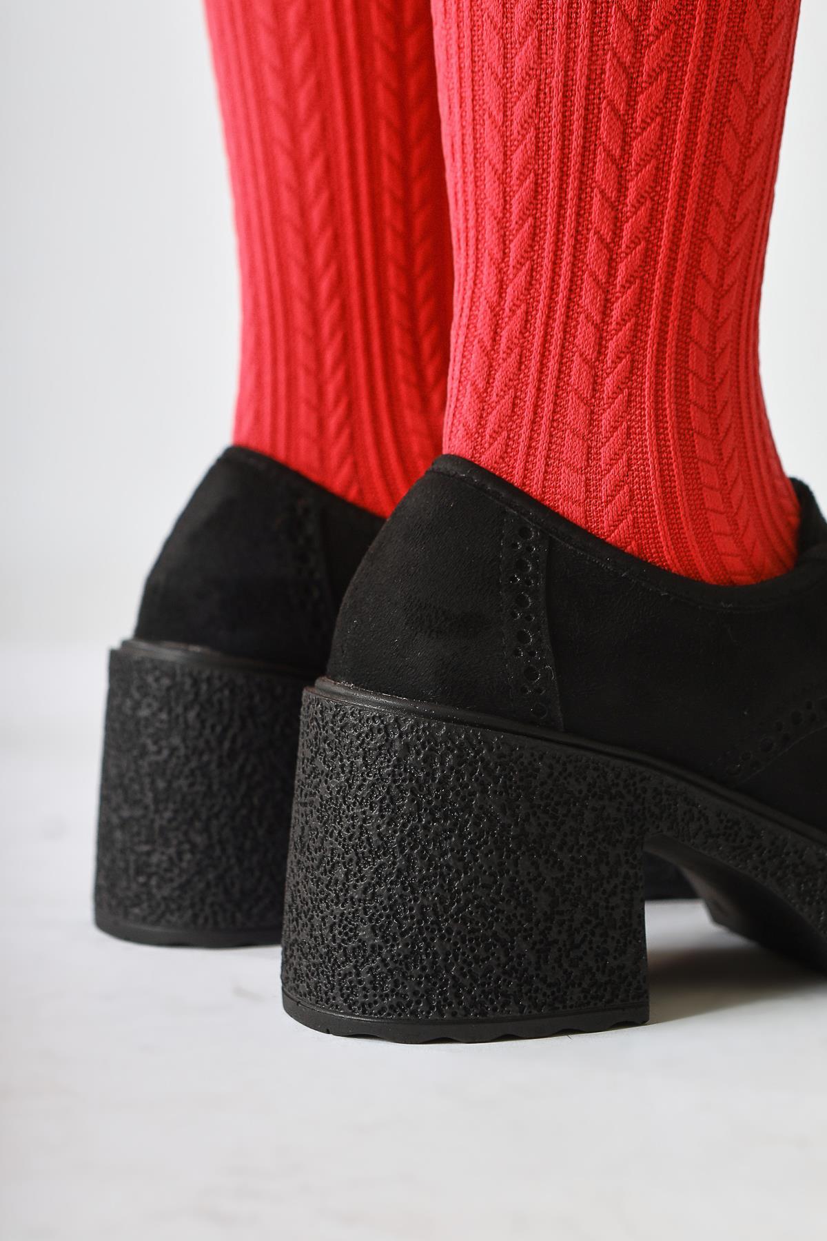 Lenie Schwarze Wildleder Alltagsschuhe mit Laserschnitt Detail