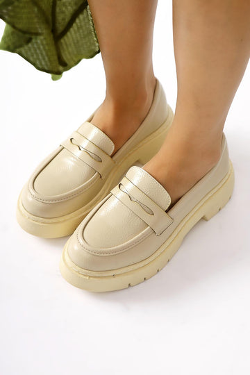 Lorenza Nude Gekräuseltes Lackleder Mokassin