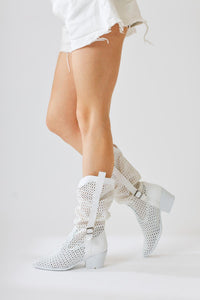 Orietta Weiß Laser Schnitt Flared Sommerstiefel