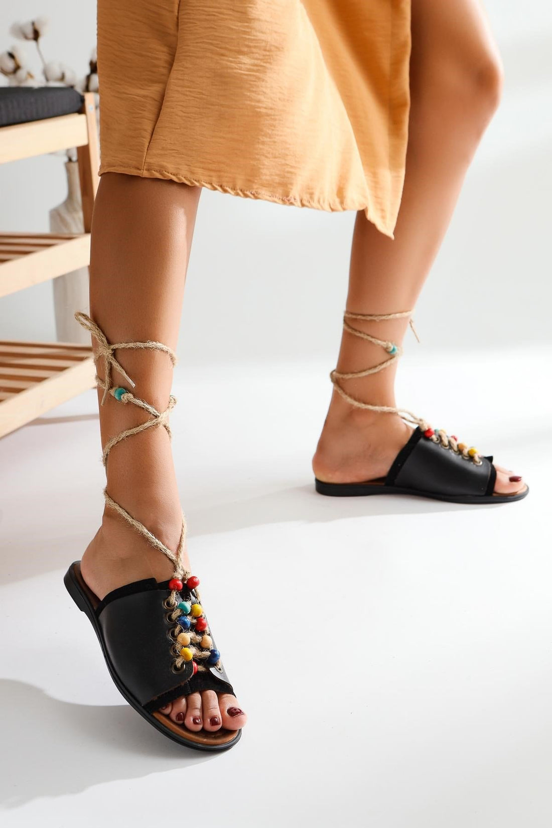 Echtes Leder Cayla Schwarz Perlen Detail Damen Sandale