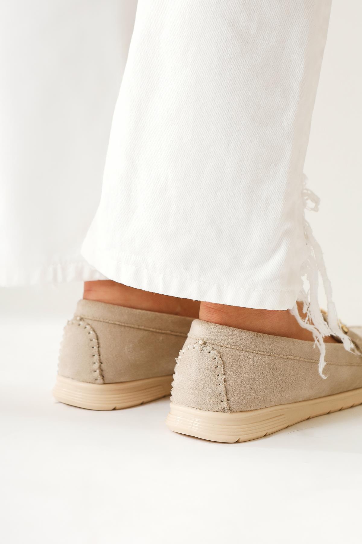 Turi Cream Suede Buckle Detailed Casual Shoes