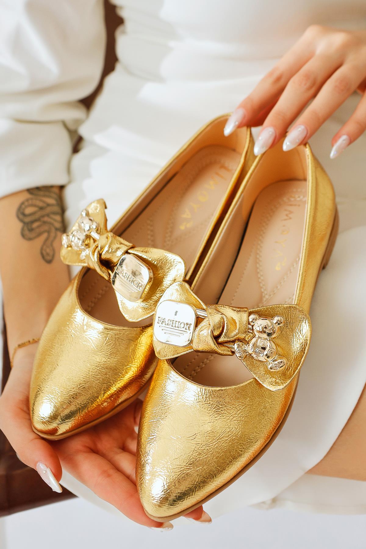 Joselin Gold Wrinkled Patent Leather Bow Accessory Ballerinas