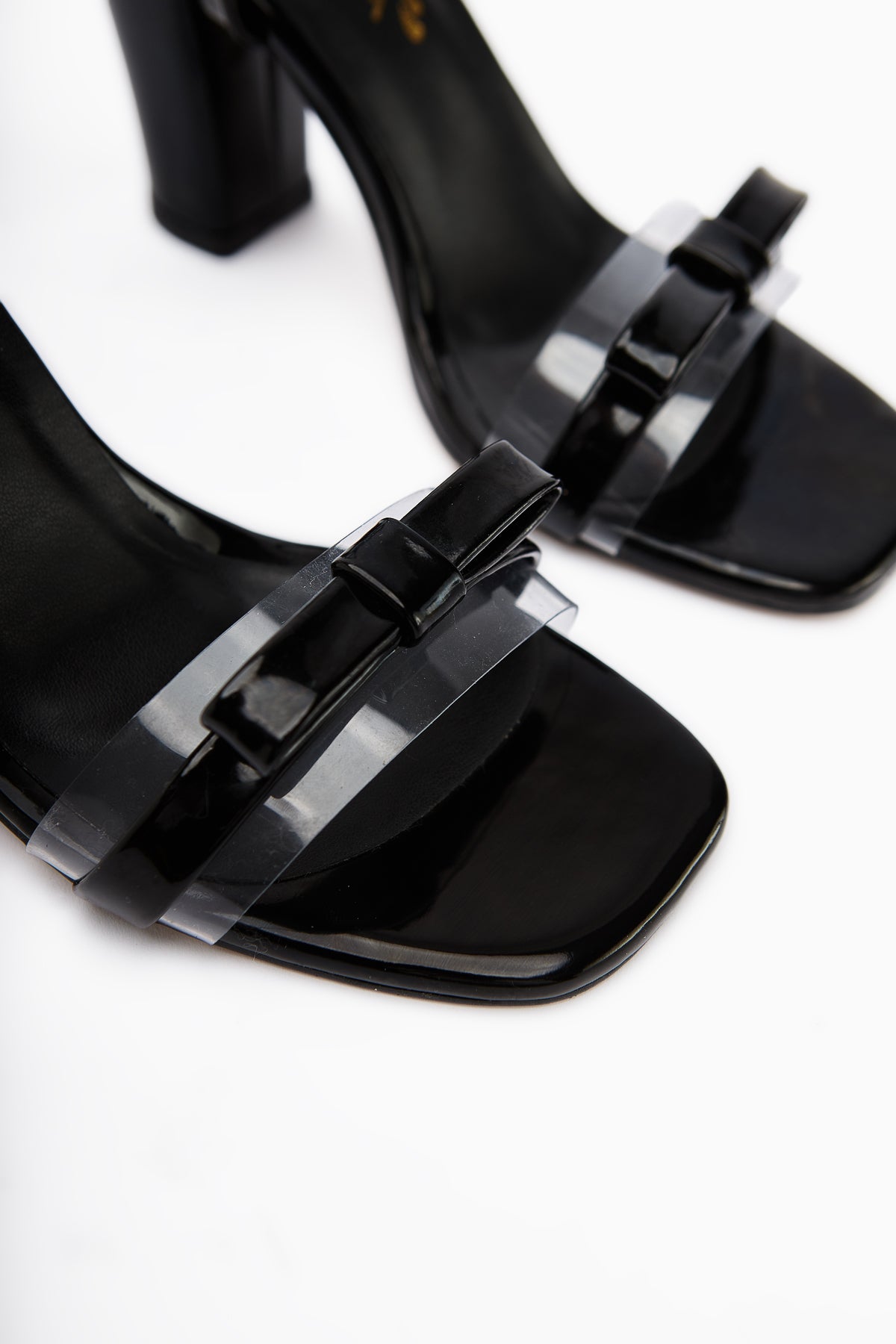 Joyce Schwarze Lackleder Dicke Absatz Knöchel-Bindung Schleife Damen Sandalen