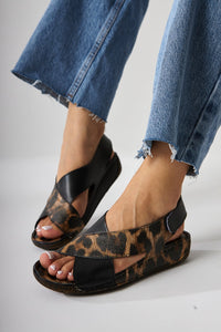 Margit Leoparddruck Kreuzriemen Damen Komfort Sandalen
