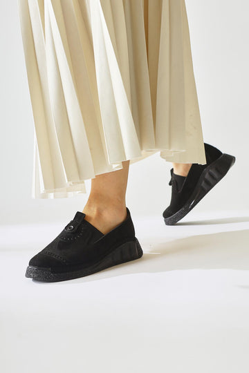 Bethina – Schwarz Ballerina mit Laser-Cut und Nieten-Detail (Damen)