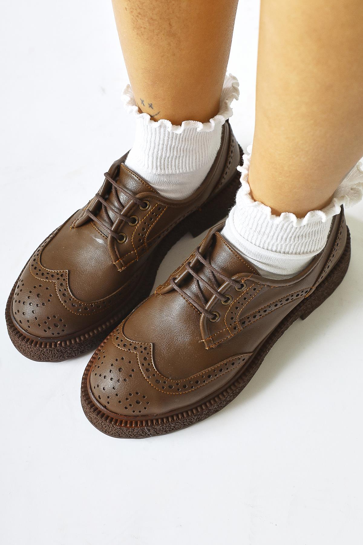 Rossy Nerz Wildleder Oval-Zehen Laser Cut Freizeitschuhe